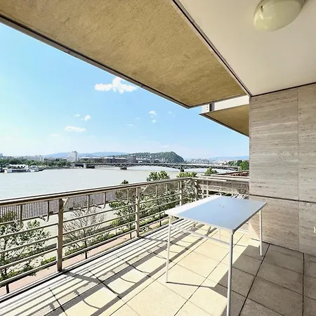 Luxury Apartment With A Beautiful View Of The Danube, Free Spa - Wellness And Car Parking In The Center Of The City Budapest Exterior photo