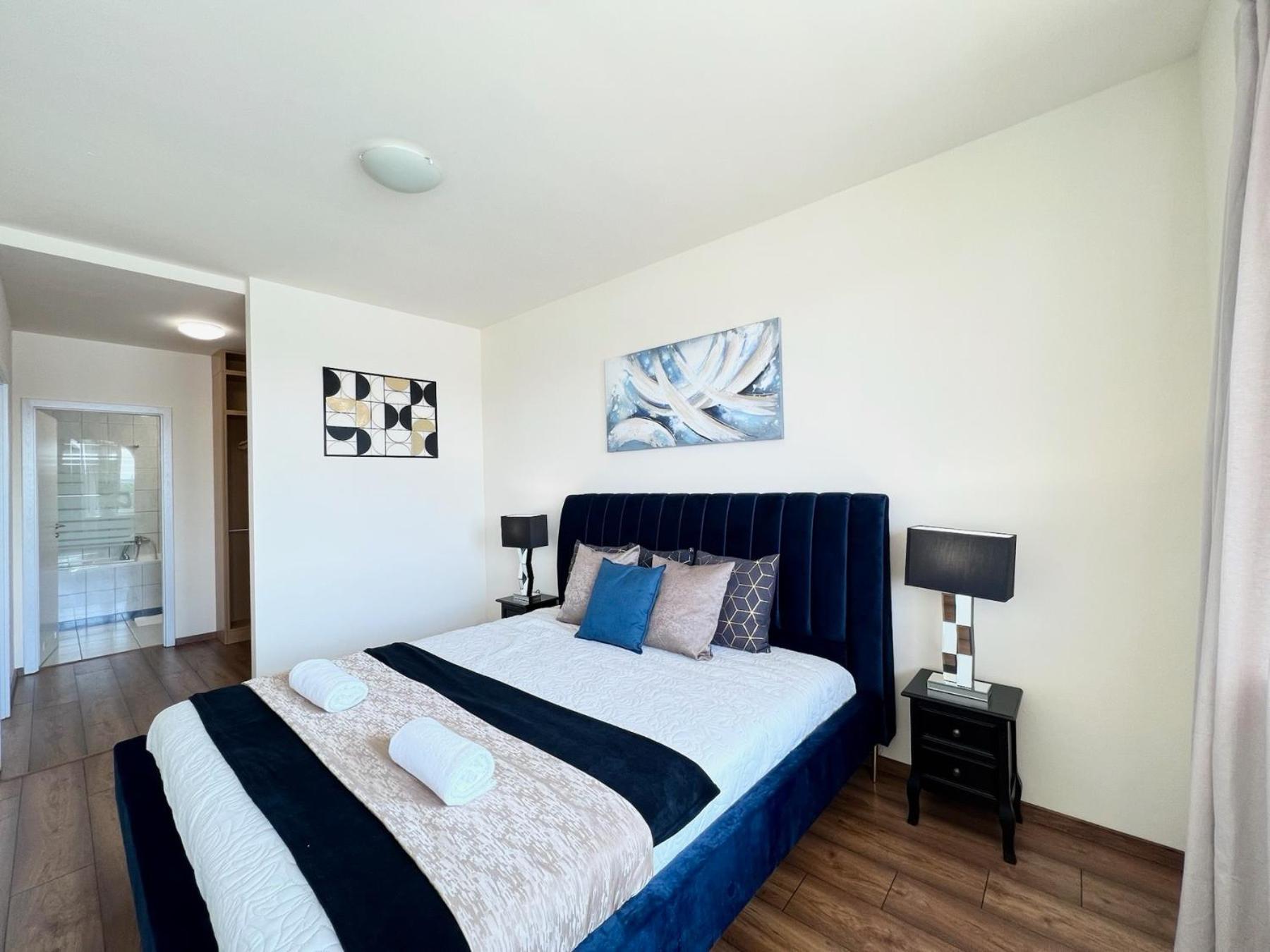 Luxury With A Beautiful View Of The Danube, Free - Wellness And Car Parking In The Center Of The Апартаменты