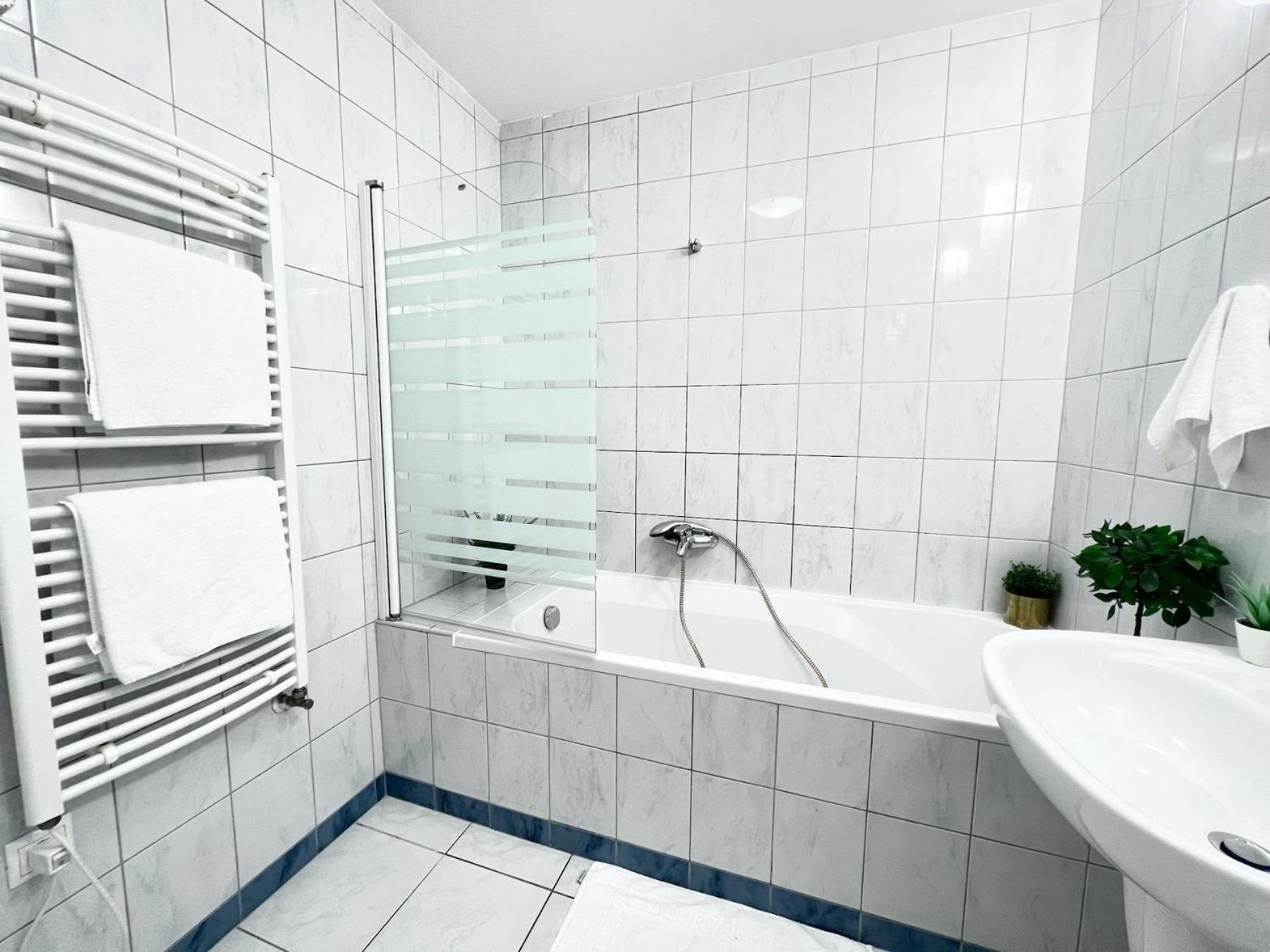 Luxury With A Beautiful View Of The Danube, Free - Wellness And Car Parking In The Center Of The Апартаменты *
