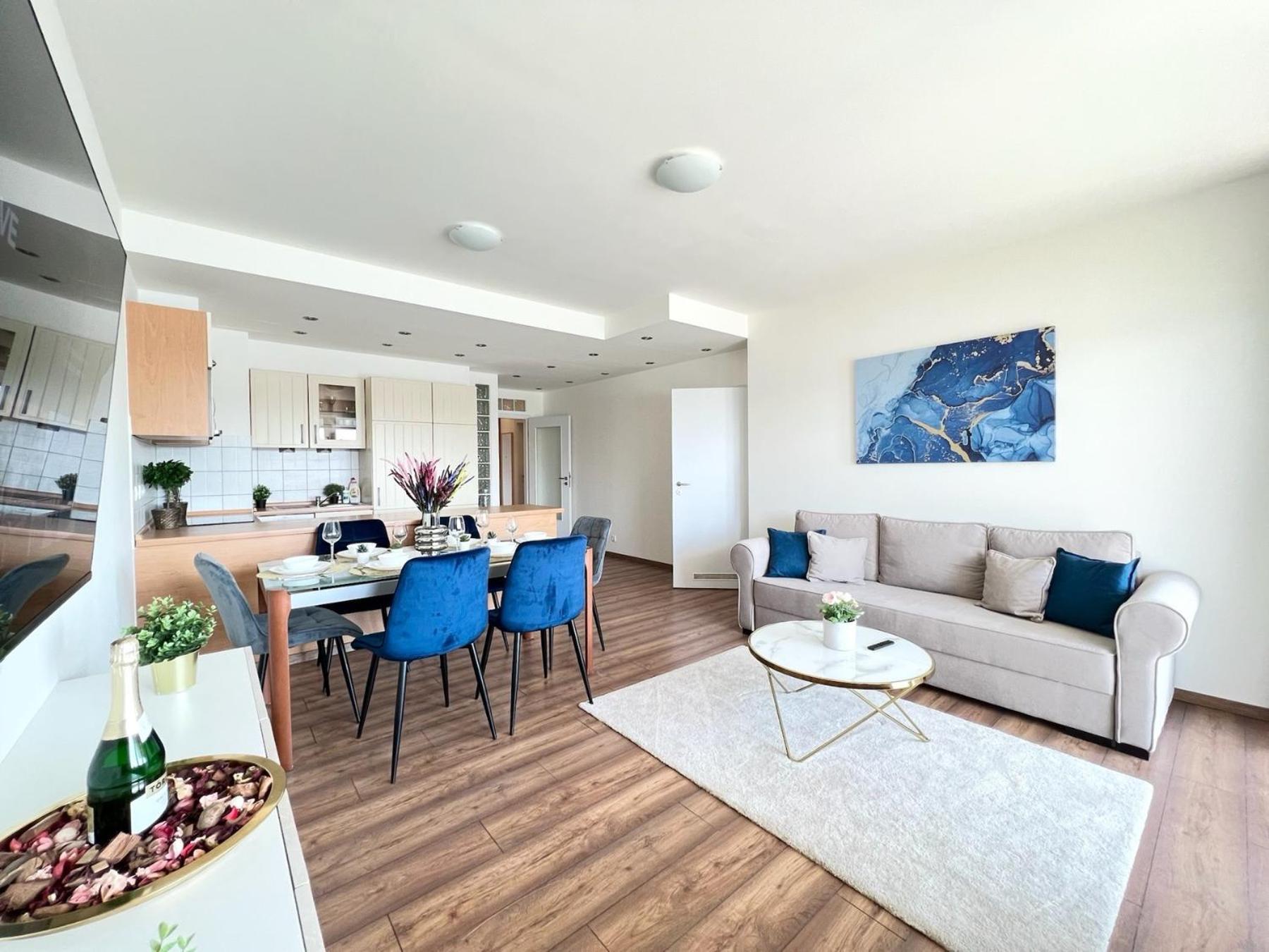 Luxury With A Beautiful View Of The Danube, Free - Wellness And Car Parking In The Center Of The Budapest