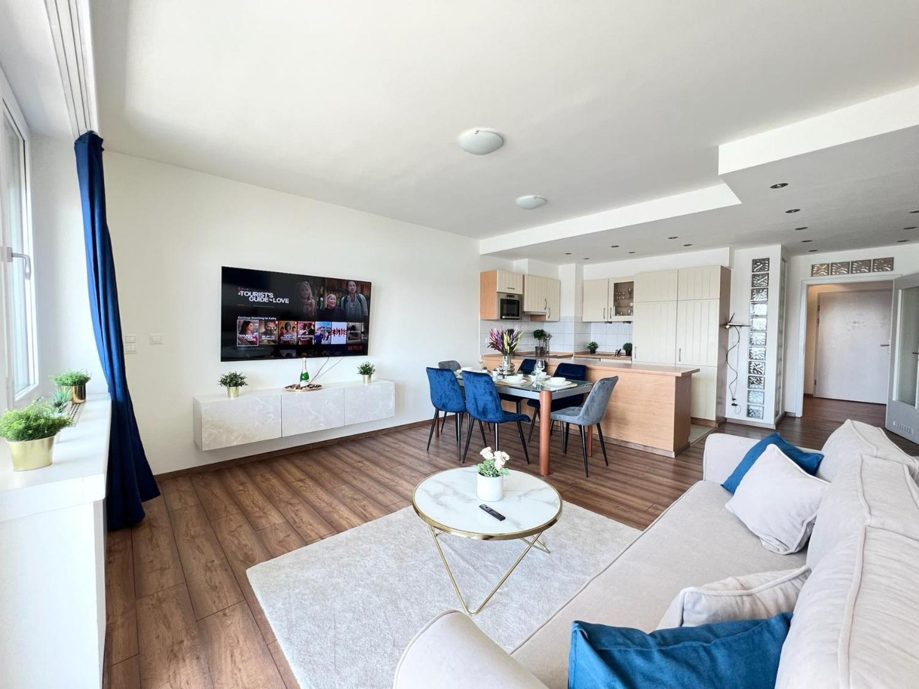 Luxury With A Beautiful View Of The Danube, Free - Wellness And Car Parking In The Center Of The * Budapest